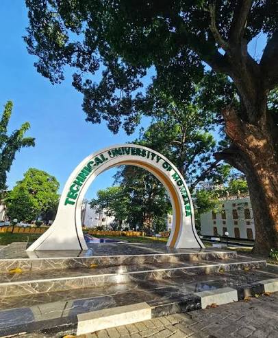 Graduation square